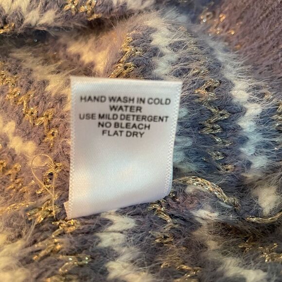 NWT
RAGA
Beach Club Pullover Sweater
Size M - Picture 8 of 8